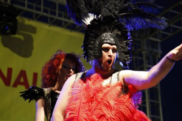 Nonostante la crisi, il Pride invade le strade di Atene