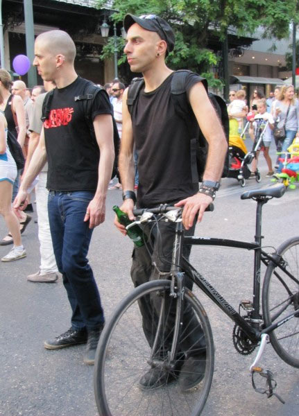 Nonostante la crisi, il Pride invade le strade di Atene