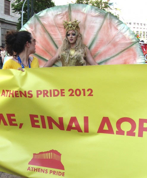 Nonostante la crisi, il Pride invade le strade di Atene