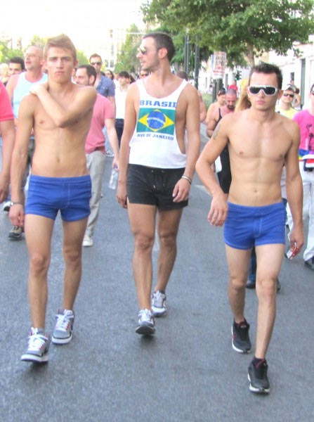 Nonostante la crisi, il Pride invade le strade di Atene