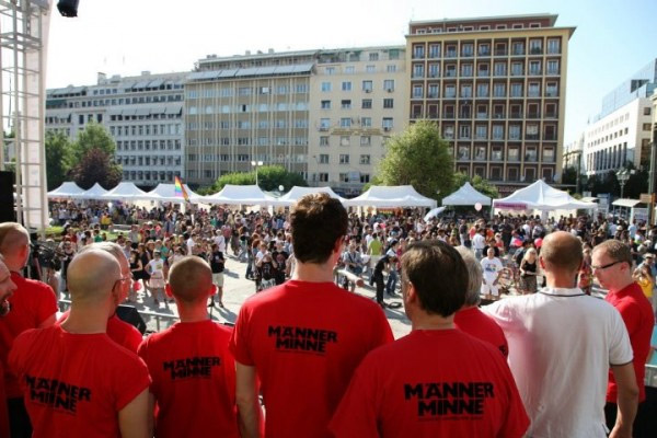 Nonostante la crisi, il Pride invade le strade di Atene