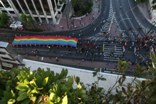Nonostante la crisi, il Pride invade le strade di Atene