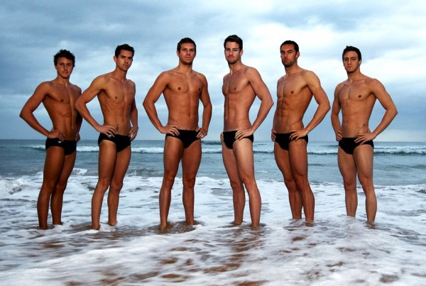 Posano per Mitch Buchannon i campioni del nuoto australiano