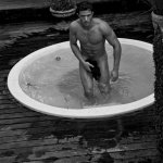 Lucas Rodrigues in costume adamitico per Didio - Thumbnail