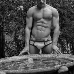 Lucas Rodrigues in costume adamitico per Didio - Thumbnail