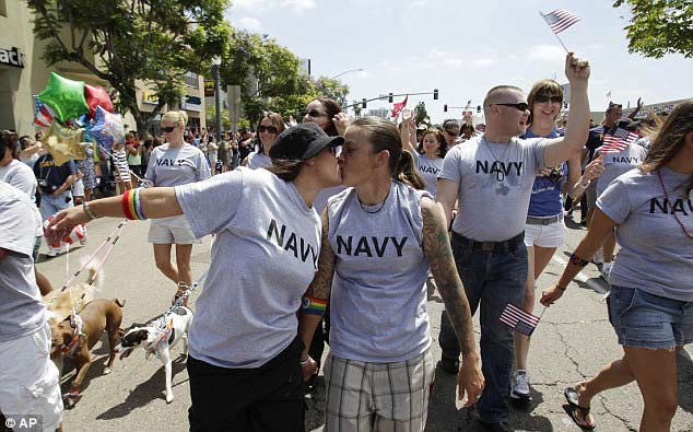 La prima volta dei militari Usa ad un Pride