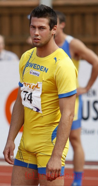 L'atleta svedese a Londra mette in mostra non solo i muscoli