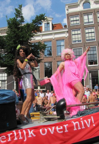 Tutti in acqua per il Canal Pride di Amsterdam