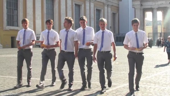 Foto: gli attori Bel Ami in Vaticano per il film scandalo