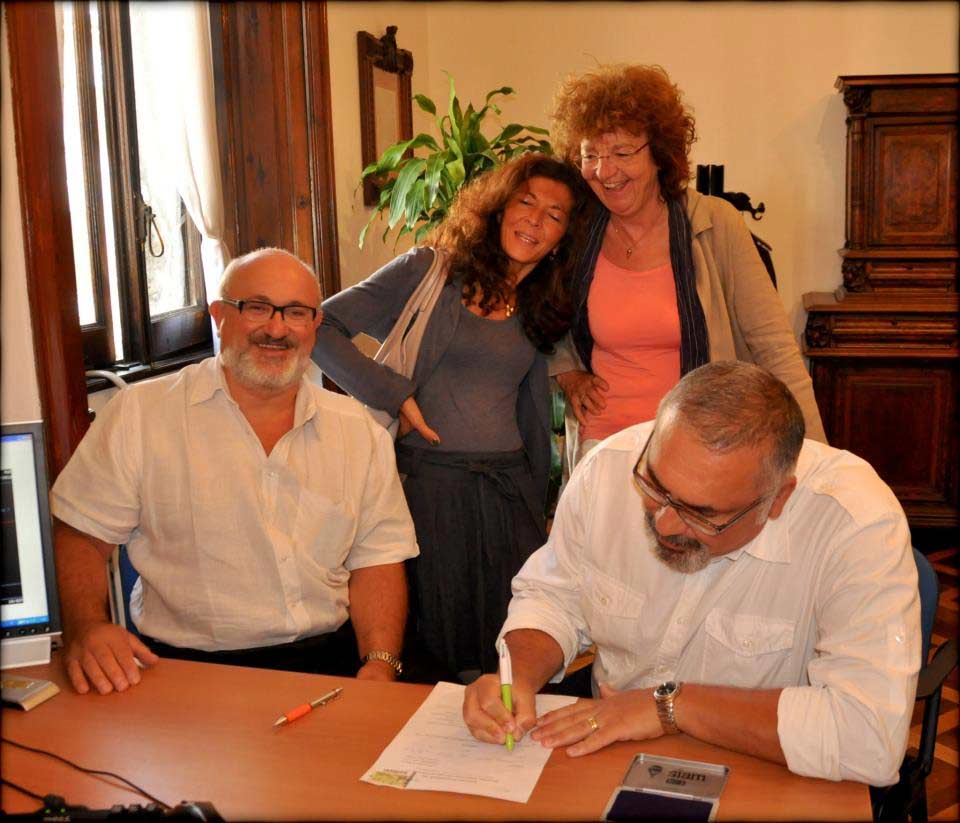 Milano: le prime coppie iscritte al Registro delle Unioni