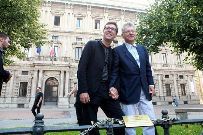Milano: le prime coppie iscritte al Registro delle Unioni