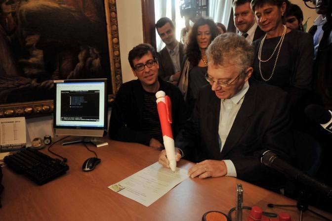 Milano: le prime coppie iscritte al Registro delle Unioni