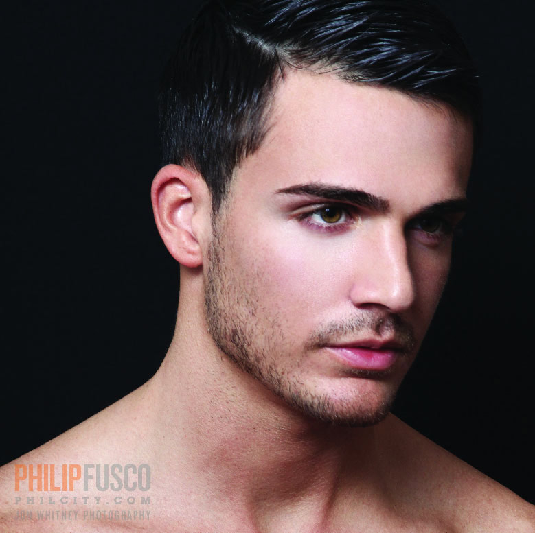 Philip Fusco, il primo calendario hot del 2013 &egrave; il suo