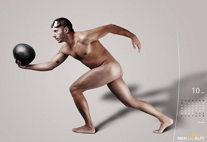 Tornano gli Uomini sulle Alpi con il loro calendario sexy