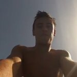 Tom Daley si tuffa anche in vacanza - Thumbnail