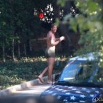 Beckham posa per H&M, ma passa un bus di turisti e... - Thumbnail