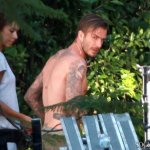 Beckham posa per H&M, ma passa un bus di turisti e... - Thumbnail