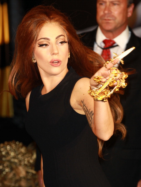 Ultima Gaga-follia: una carrozza d'oro per andare da Harrods