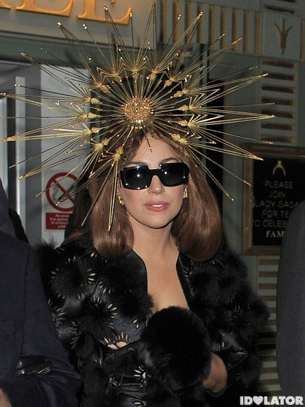 Ultima Gaga-follia: una carrozza d'oro per andare da Harrods