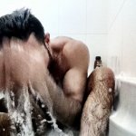 Johan Akan su Twitter dedica foto hot ai follower - Thumbnail