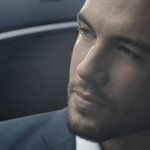Johan Akan su Twitter dedica foto hot ai follower - Thumbnail