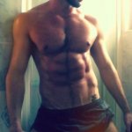 Johan Akan su Twitter dedica foto hot ai follower - Thumbnail