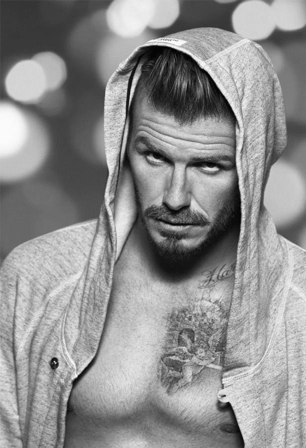 David Beckham in slip: la collezione H&M bodywear di Natale