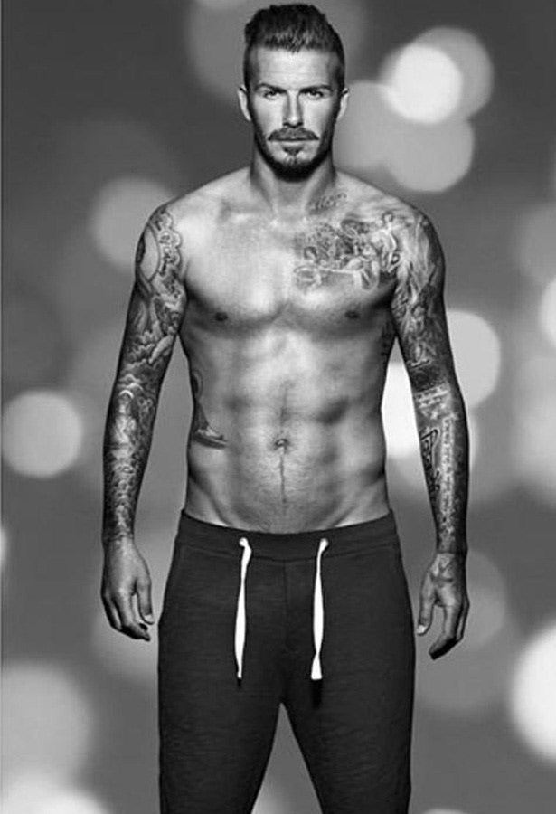 David Beckham in slip: la collezione H&M bodywear di Natale