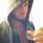 Johan Akan, il bello di Twitter - Thumbnail