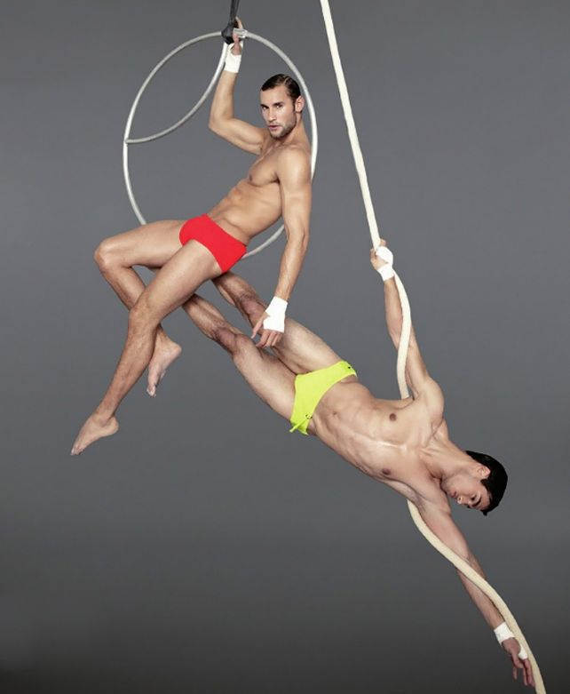 I cinque modelli acrobati di Madmen Magazine
