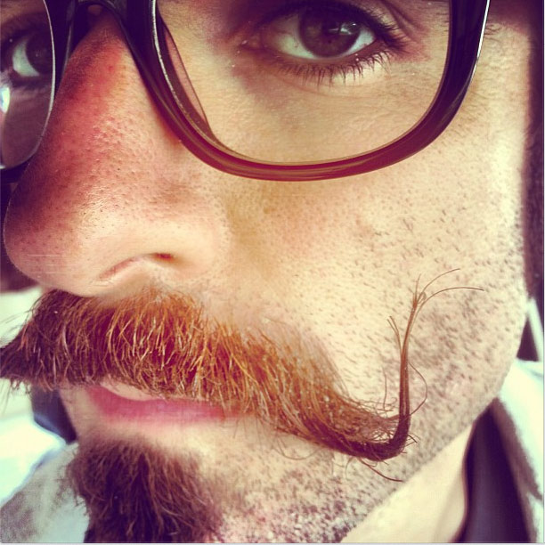 Movember: tutti con i baffi lunghi per una buona causa