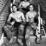 I Royal Marine della Regina a nudo per beneficienza - Thumbnail