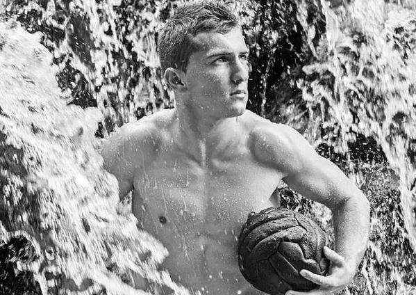 I calciatori spagnoli a nudo nel calendario del Verin