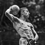 I calciatori spagnoli a nudo nel calendario del Verin - Thumbnail