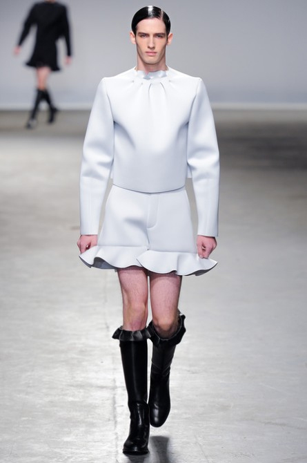La trasgressiva collezione JW Anderson per l'autunno 2013
