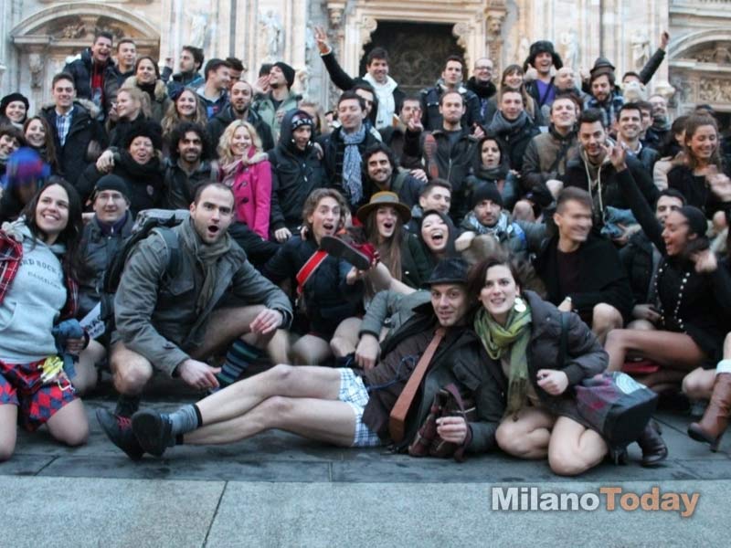 No Pants Subway Ride 2013: tutti in mutande in metro a Milano