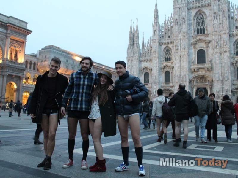 No Pants Subway Ride 2013: tutti in mutande in metro a Milano