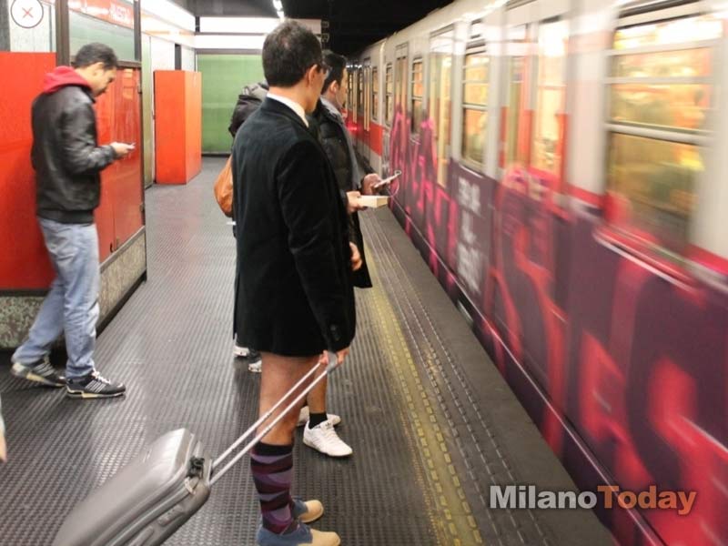 No Pants Subway Ride 2013: tutti in mutande in metro a Milano
