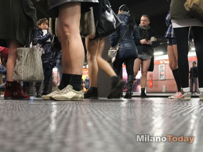 No Pants Subway Ride 2013: tutti in mutande in metro a Milano