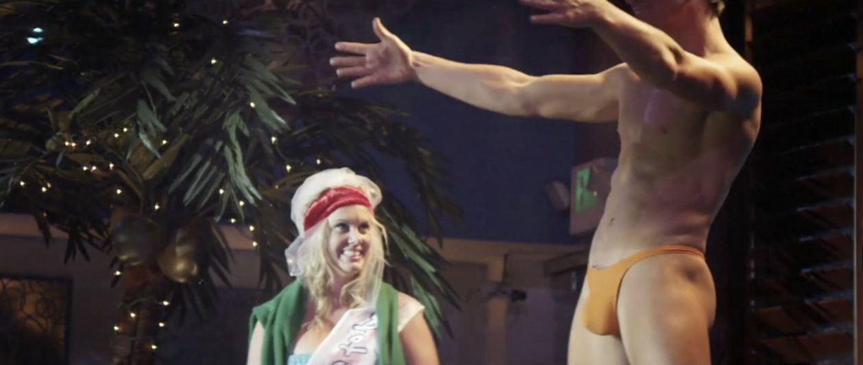 Matt si spoglia in Magic Mike. Ma al cinema non si vede