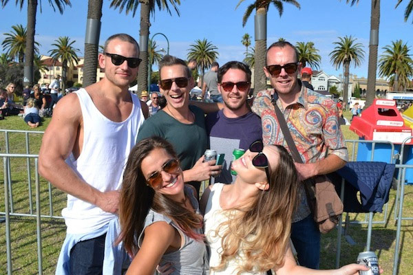 I giocatori di football aprono il Melbourne Pride