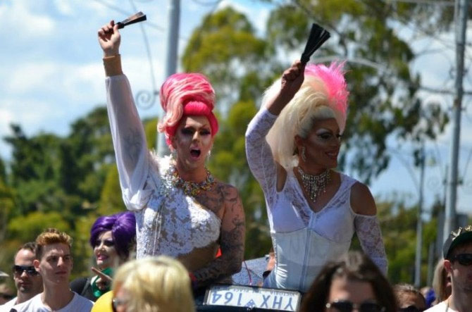 I giocatori di football aprono il Melbourne Pride
