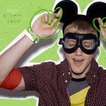 Seth Kuhlmann diventa un sexy Topolino per il magazine Adon - Thumbnail