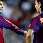 Piqu&eacute; e Ibra, e la mano morta in campo. Le foto della complicit&agrave; - Thumbnail
