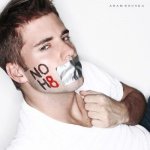 Supergallery: Centinaia di facce contro l'odio - Thumbnail