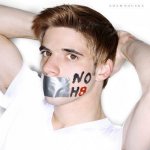 Supergallery: Centinaia di facce contro l'odio - Thumbnail