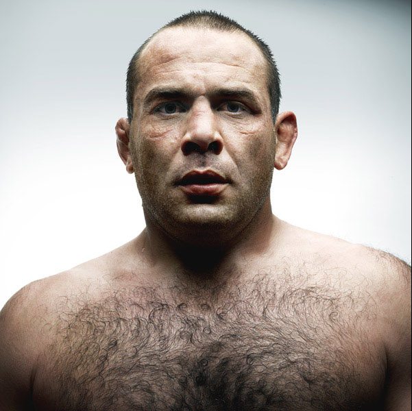 Le facce rotte dei rugbisti fotografate da Denis Rouvre