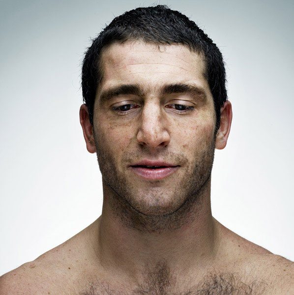 Le facce rotte dei rugbisti fotografate da Denis Rouvre
