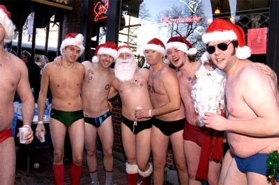 La corsa dei Babbi Natale in mutande