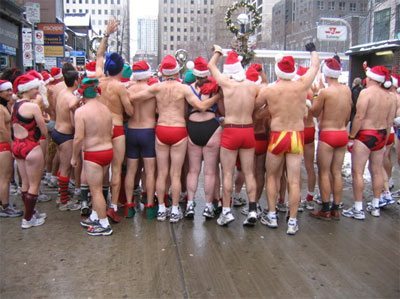 La corsa dei Babbi Natale in mutande